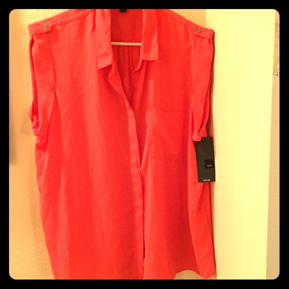 NWT adorable coral blouse