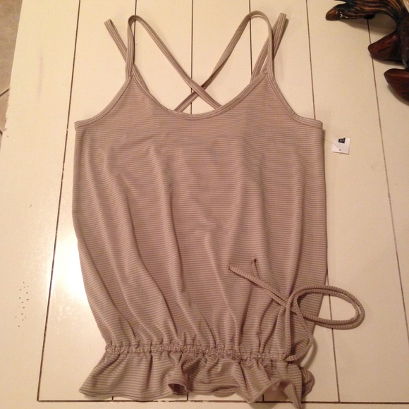 GAP Tops - NWT Gap Body Fit Cross Strap Tank