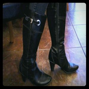 Black heeled boots