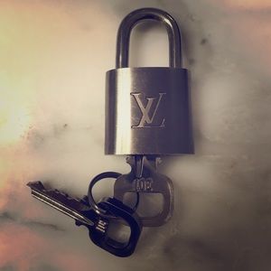 Louis Vuitton Padlock and Keys ( Chrome )