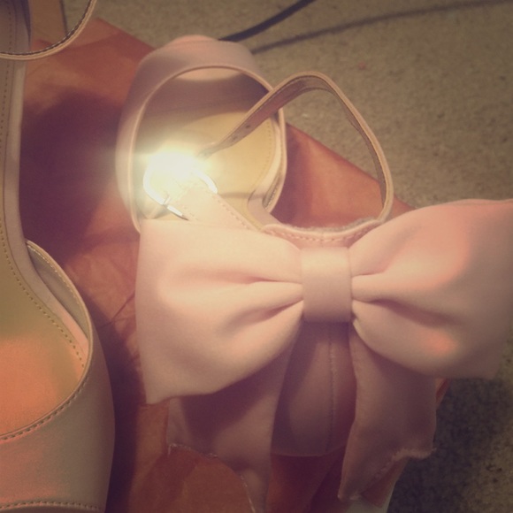 Cute pink bow wedges