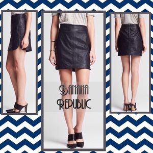 🆕BR Navy Genuine Leather Scallop Skirt