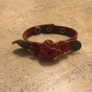 🌷homemade leather flower snap braclet 🌷