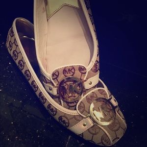 Michael Kors Flats!