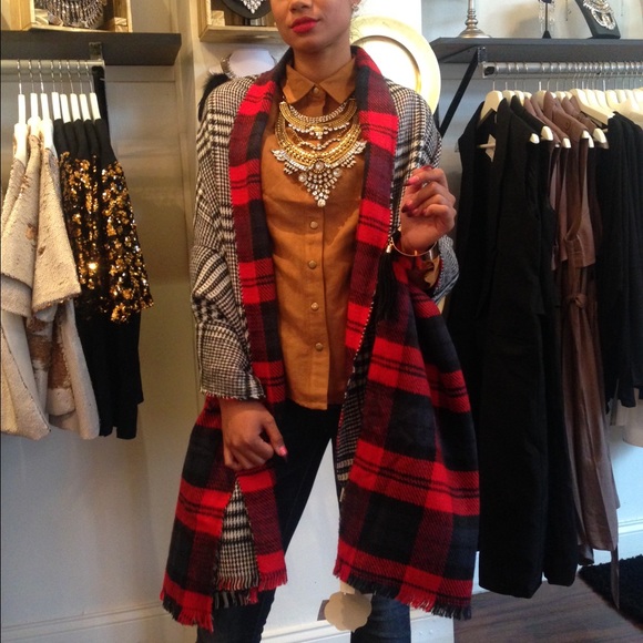 "Tartan Wrap Sweater" - Picture 2 of 3