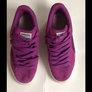 PUMA SNEAKERS SIZE 6.5 👟👟👟