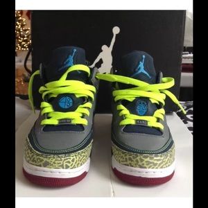 JORDAN RETRO SIZE 6.5