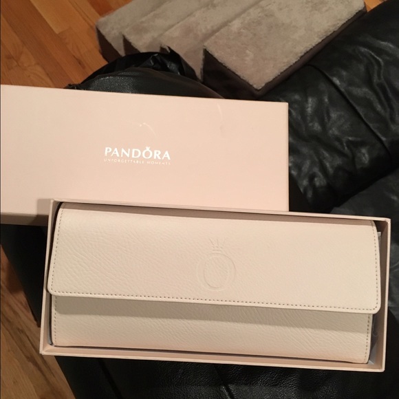 Pandora Leather jewelry travel roll