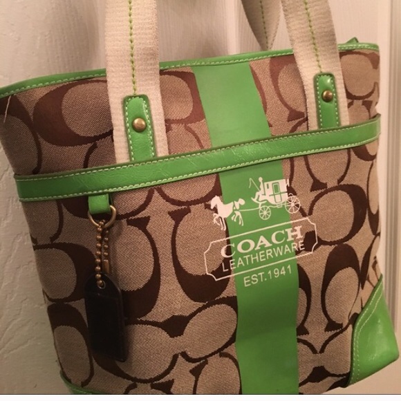 Brown and Green 💚🙋🏾💚