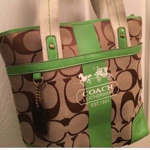 Brown and Green 💚🙋🏾💚