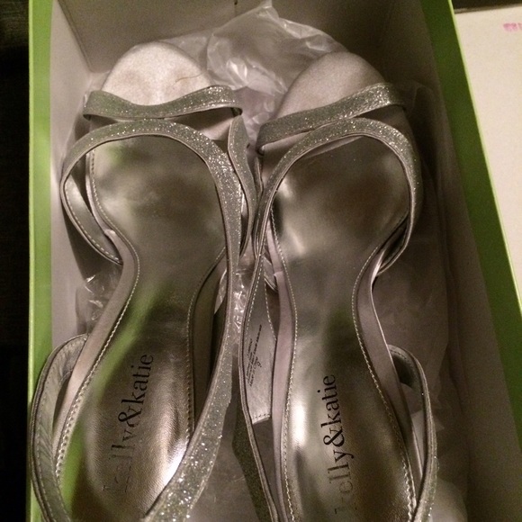 Silver and glitter pumps
