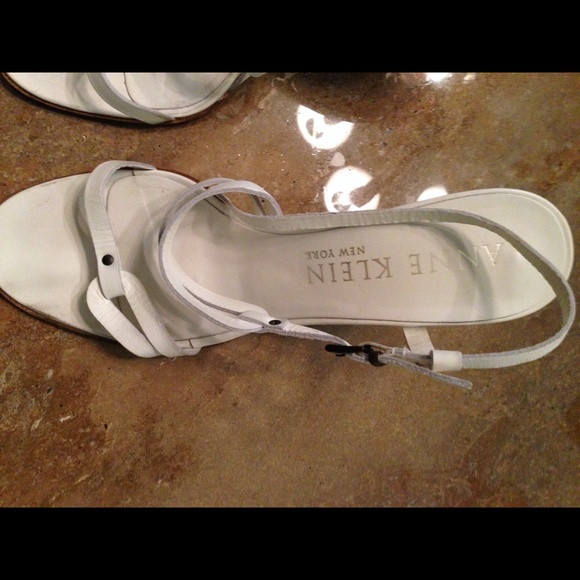 Anne Klein 3" heels white leather 8 M