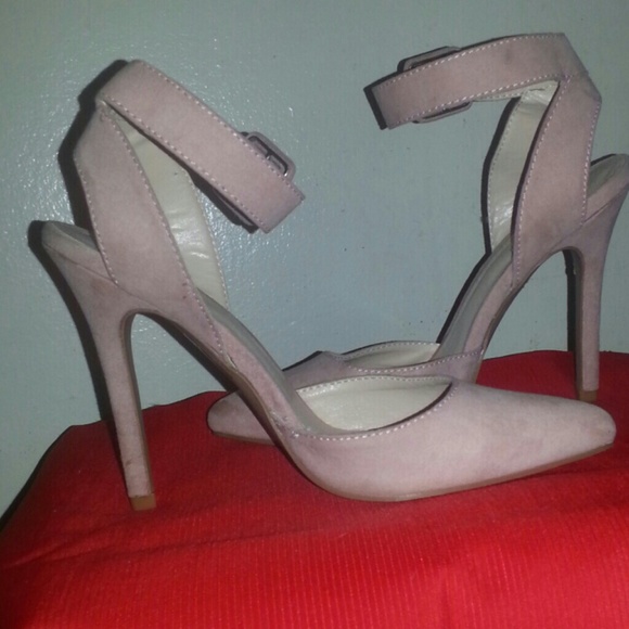 Georgous pink suede heels - Picture 2 of 4