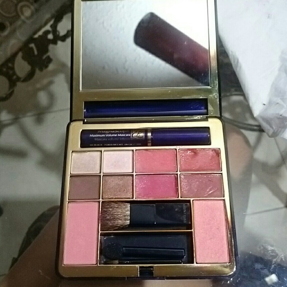 ESTEE LAUDER expert color palette