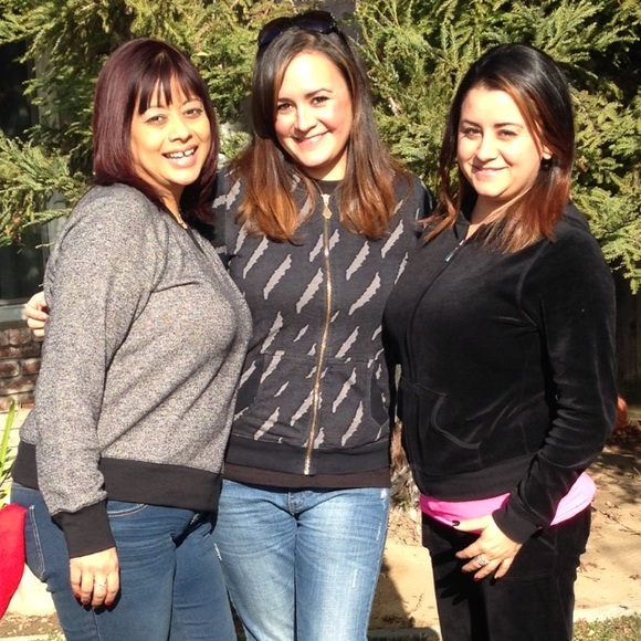 Meet your Posher, Kelly! - Picture 2 of 4