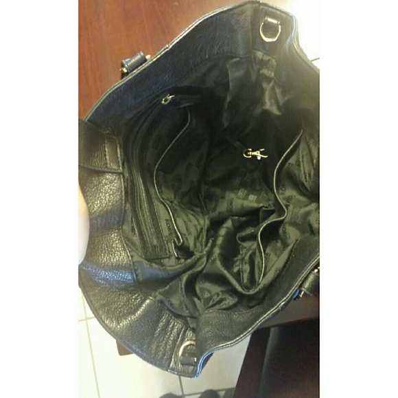 Authentic Michael Kors Black Leather Handbag. - Picture 3 of 4