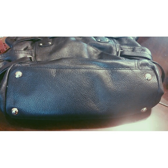 Authentic Michael Kors Black Leather Handbag. - Picture 4 of 4