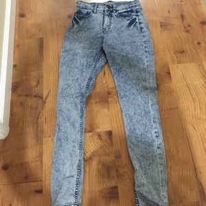 High waisted acid washed jeans