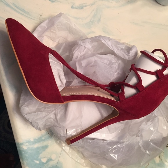 Red Heels*FINAL Markdown* - Picture 2 of 4
