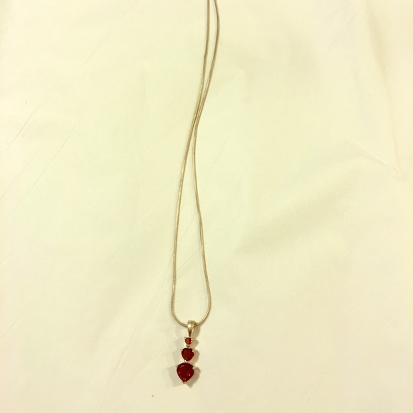 1.5 ct three heart garnet necklace