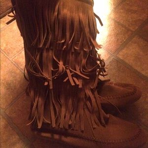 Fringe boots
