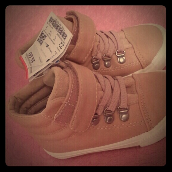 Youth shoes
