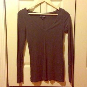 Gray long sleeve American eagle shirt