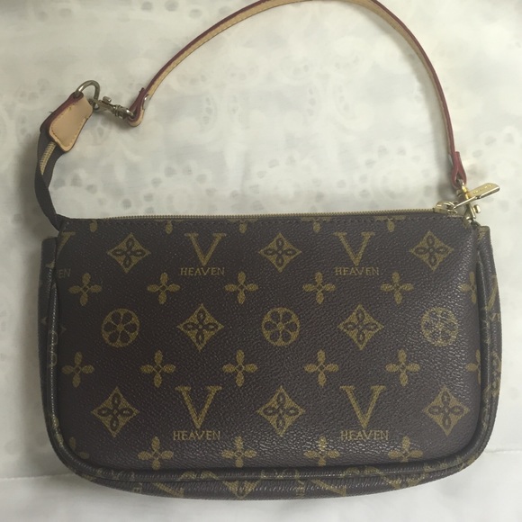 Vinyl Clutch Wristlet - Picture 3 of 4