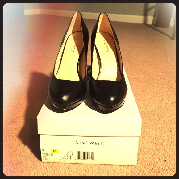 💟Weekend Sale💟Nine West black leather heels
