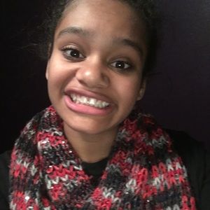 Meet your Posher, Crystal