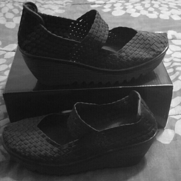 Brand new Wedge shoe