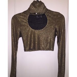 Long sleeve cropped top