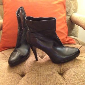 Black leather heeled booties - Nine West
