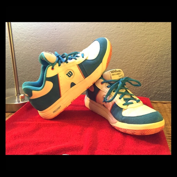 Wilson Tennis Shoes. Size 9.5