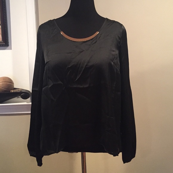 🌚Draped Back Top🌚 - Picture 4 of 4