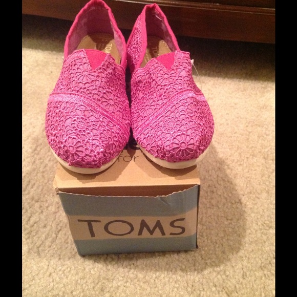 Youth size Toms