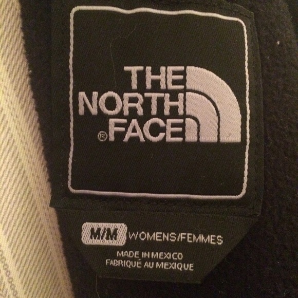 Limited edition breast cancer🎗 north face 💖 - Picture 3 of 4