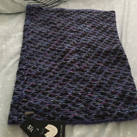 NWT scarf