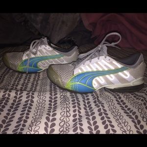 Women's Puma Tennis Shoes