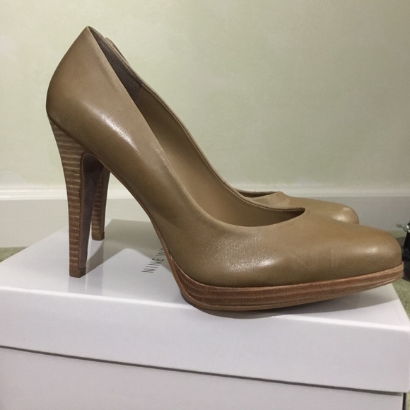 Women's women's shoe taupe in good condition New 8