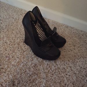 Beautiful L.A.M.B. Black leather wedges