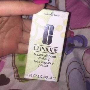 BRAND NEW CLINIQUE FOUNDATION