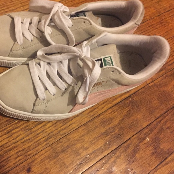 Women's Pumas - Picture 4 of 4