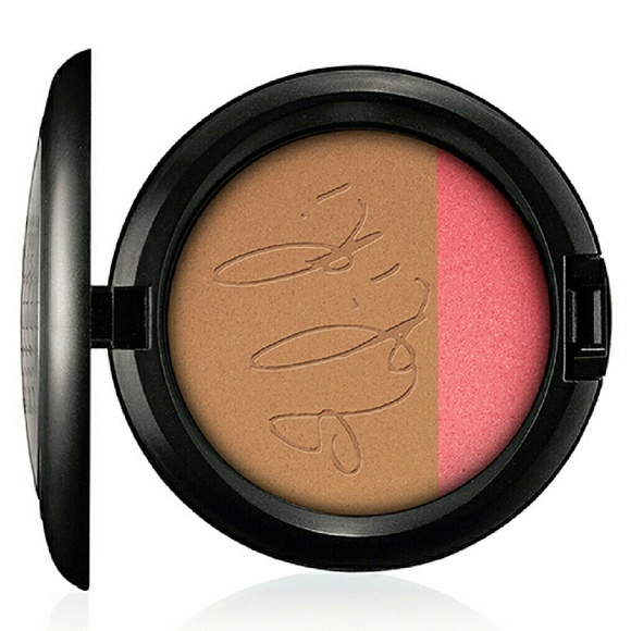 MAC Cosmetics Other - Mac Rihanna hibiscus  kiss blush/bronzer