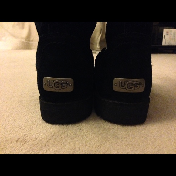 ⭐️SOLD⭐️Black Danton Style Uggs size 8 - Picture 2 of 4