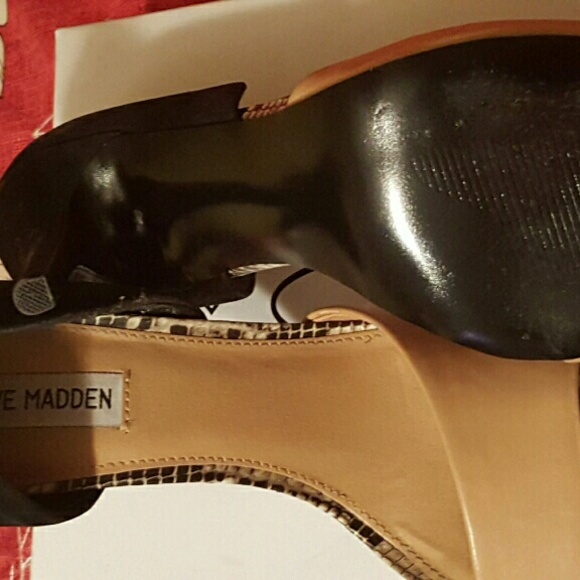 Pumps - Picture 2 of 3