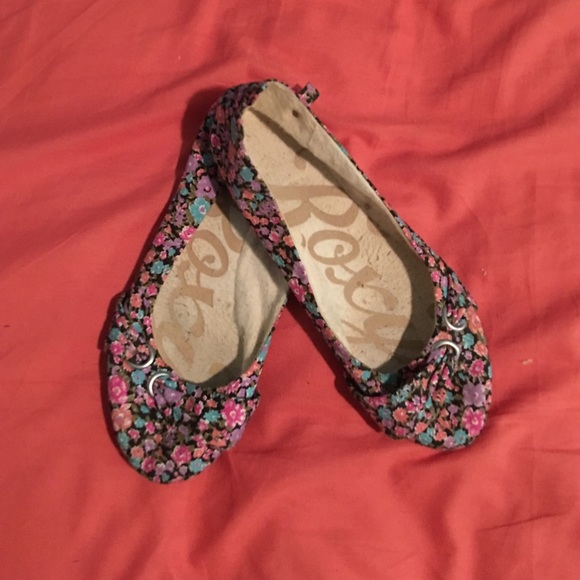 Roxy floral flats make offer :) - Picture 1 of 1