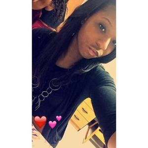 Meet your Posher, Monique