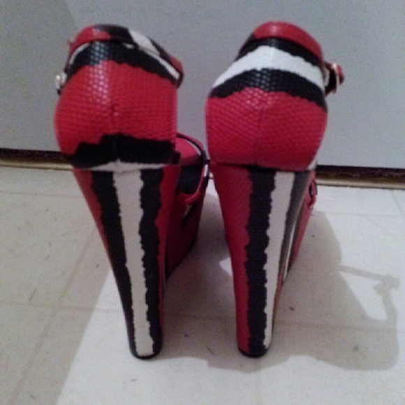 Statement wedges - Picture 3 of 3