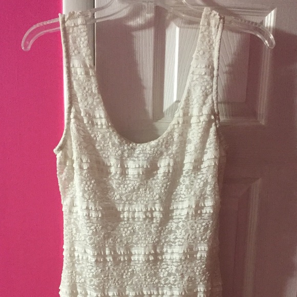 White fitted lace dress. Forever 21 size medium